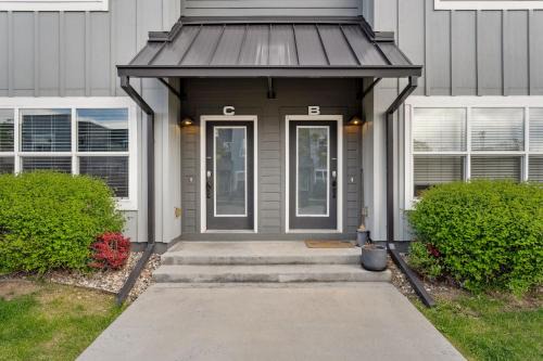 Spectacular Home near Breweries & River District!