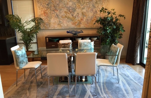 Spektakuläre Seeseite, möbliert, 3 Schlafzimmer in Westlake Village, Californi