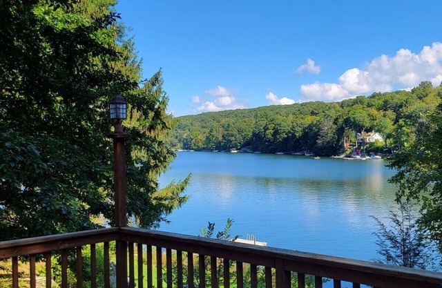 Spectacular Lake front house