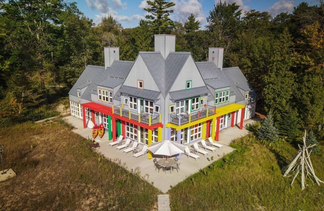 Spectacular Lake Michigan house just steps to the water