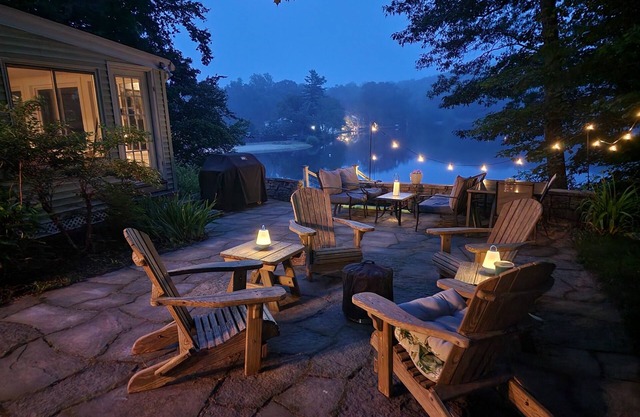 Spectacular Lake Front Cabin close to CT shoreline