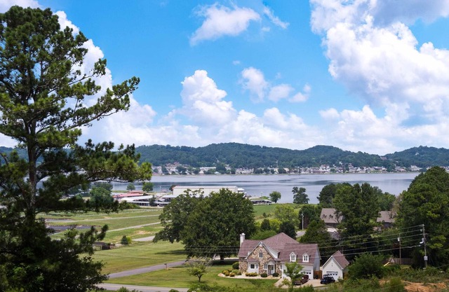 Spectacular Lake Views ~ Minutes from Everything ~ Family Sized