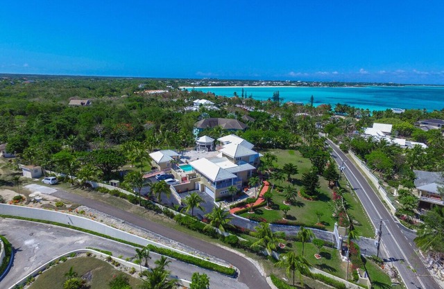 Spectacular luxury estate in paradise