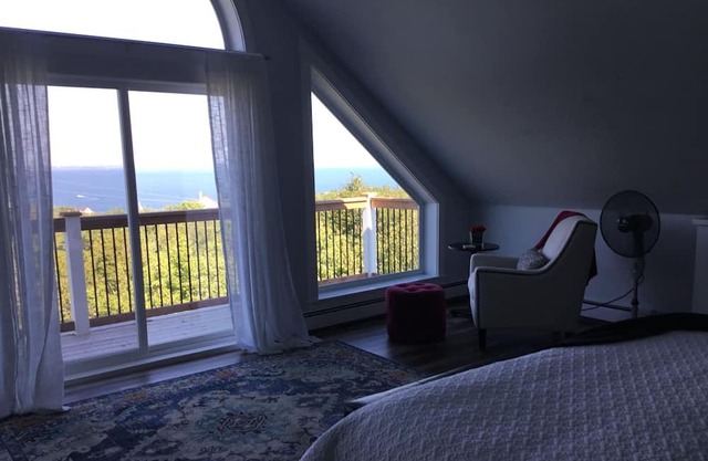 Spectacular million dollar ocean view private home