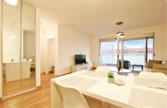 Spektakuläre moderne Apt in Tivat Minute vom Meer entfernt