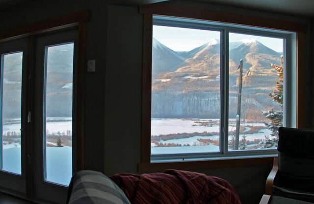 Spektakuläre Berg Schönheit am Hawkes Hill Ferienhaus in Golden BC