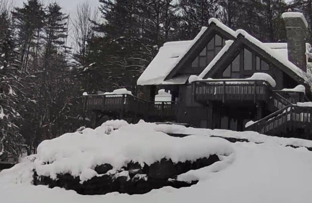 Spectacular Mountain Views, 6 Bedroom, 4 Bath with Fireplace, Hot Tub & Elevator