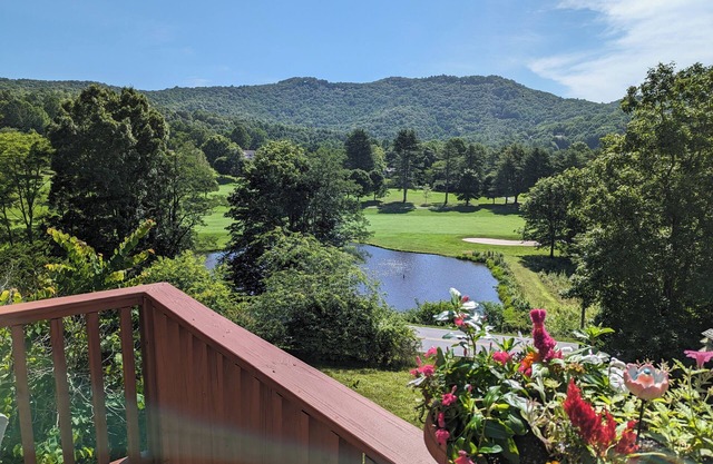 Schönes Haus mit spektakulärem Blick auf die Berge und den Golfplatz