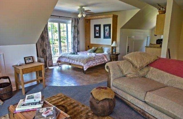 Spectacular Mountain views with all the amentities nearby