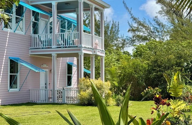 SPECTACULAR OCEAN VIEWS 🌊Kayak, Starlink, FREE DOCK offsite, Beach, Pickleball