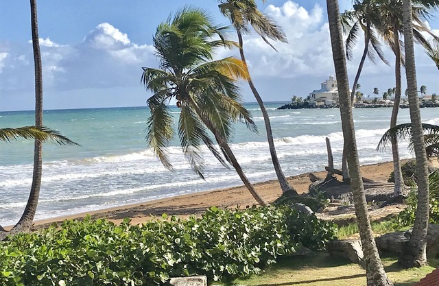 Fantastische Villa mit 1 Schlafzimmer und Meerblick in der Nähe von Pal Mas Del Mar Resort
