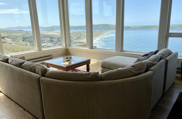Spektakuläre Aussicht auf das Meer aus jedem Zimmer