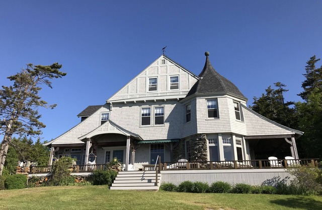 Spektakuläres Haus am Meer an der Küste von Maine