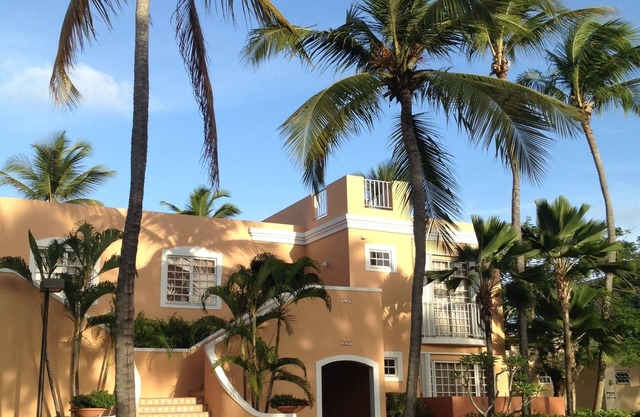Spectacular Palmas del Mar Poolfront Villa, 2 Mins from the Beach!!