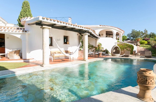 Spektakuläre Panoramavilla im Zentrum von Porto Cervo