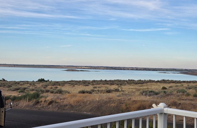 Spectacular Potholes Views from Private Deck 3BR Retreat