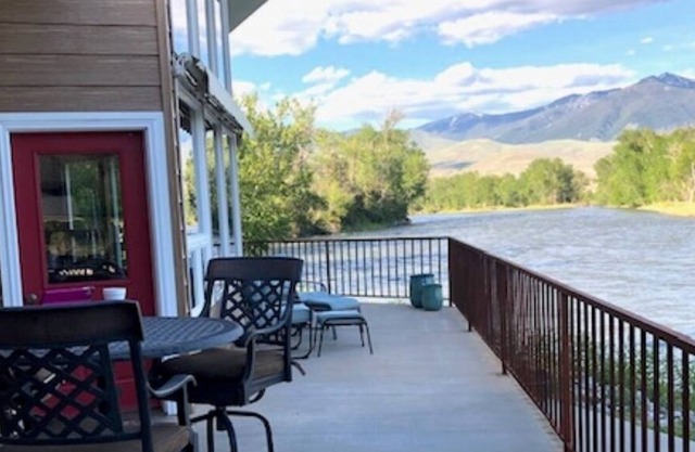 Spectacular Riverfront home- "The River's Edge"