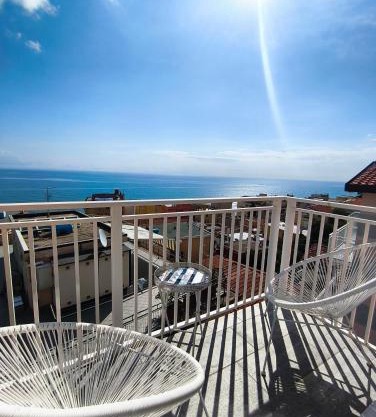 Spectacular sea view - 3 minutes walk from the sea