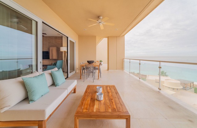 Luxurious Condo in Vistamar at Puerta Cortes Resort - Golf Cart and Beach Club