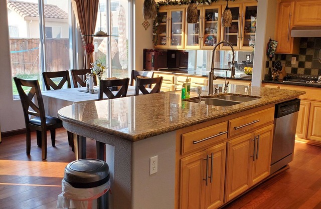 Spectacular Spacious Stay for 1 to 16 Guests