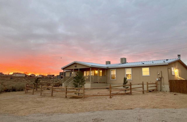 Spectacular Unobstructed CITY and MOUNTAIN VIEWS!!