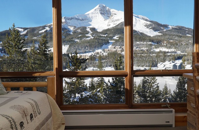 SPECTACULAR VIEW of Big Sky-Whirlpool & Kamin-1/2 Meile mit dem kostenlosen Shuttle zum Mtn.