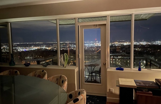 Spectacular views minutes from downtown Montréal