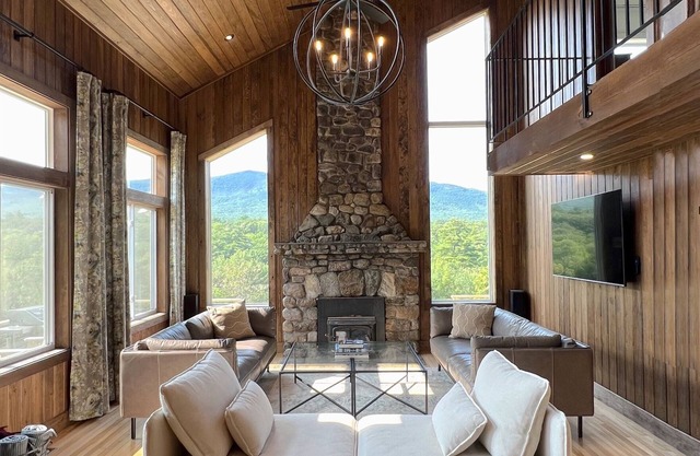 Spectacular Views, Private River