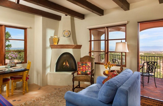 Spectacular Views, Solitude and Santa Fe Charm