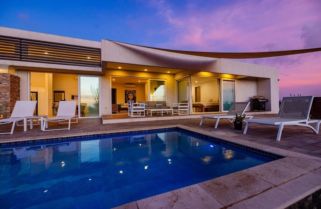 Spectacular Villa, Stunning Island and Ocean View, sleeps 6.