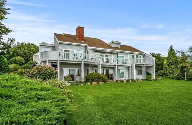 Spectacular Waterfront Home in Bonnet Shores!