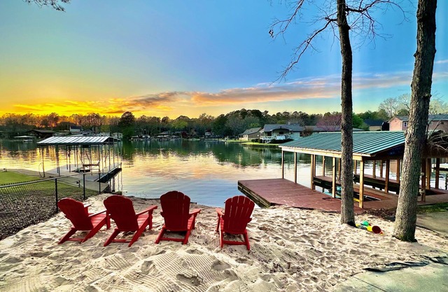 Spectacular Waterfront Beach House w/ Dock, Hot Tub, Wifi, H2O Toys & Location!