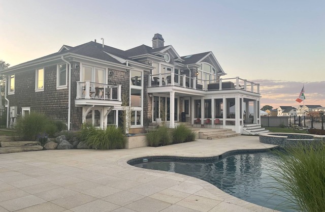 Spectacular Waterfront Montauk Beach house In Massapequa, LI