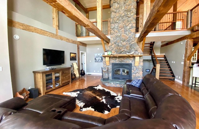 Spectacular Waterfront Escape: Experience Timber Frame Tranquility