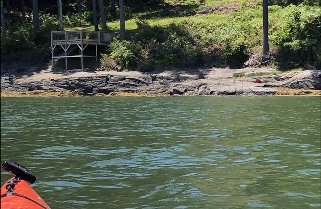 Ein spektakuläres Haus am Wasser mit Panoramablick auf 4 Hektar Land