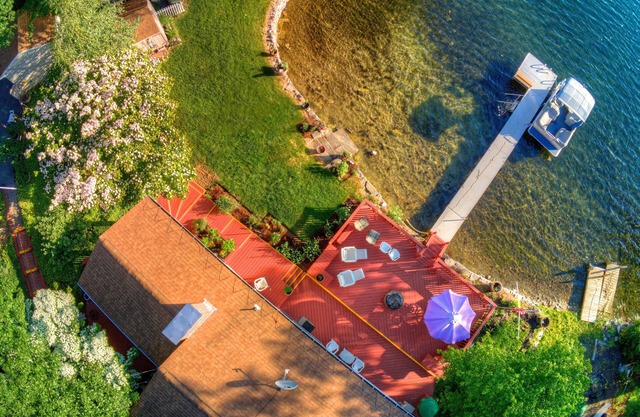 Spectacular waterfront cottage on the most beautiful lake in CT's 'Quiet Corner'