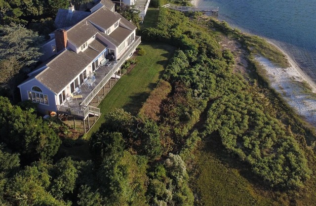 Spektakuläre Waterfront Cape Cod Home, Oceanfront und Beach, AC, Wifi Deck w Grill!