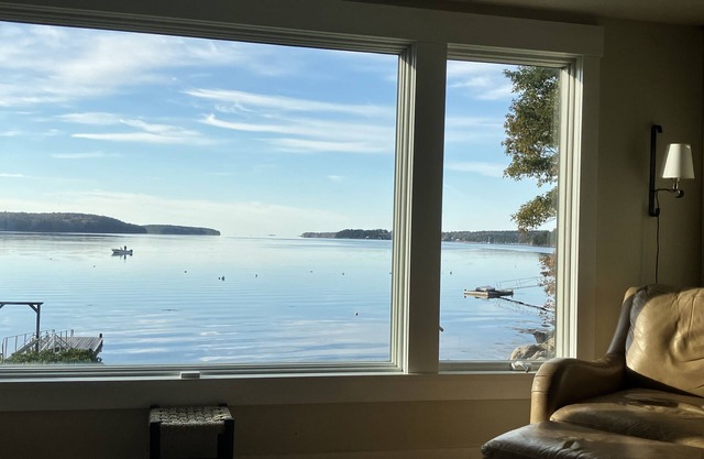 Entspannendes Ferienhaus mit dramatischem Blick auf die Küste von Maine!