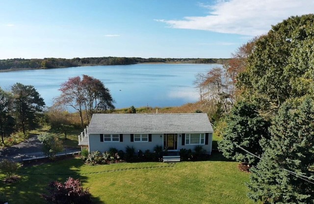 Spectacular waterfront views.