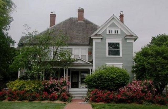 Spencer Estate Home - Bed & Breakast