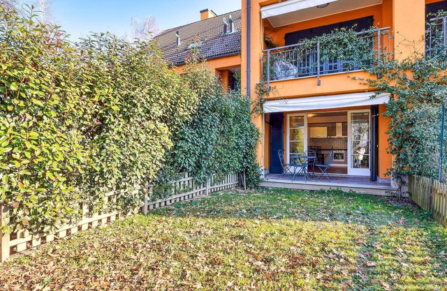 Spend a relaxing vacation in this bright and stylish apartment in a beautiful location.