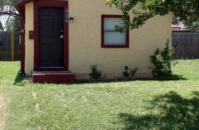 Spend the night in this blast-from-the past 1930's Shot Gun House