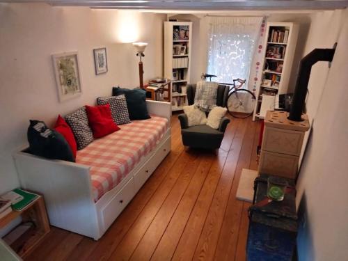 Spirit in the sky, a tiny house on the hills