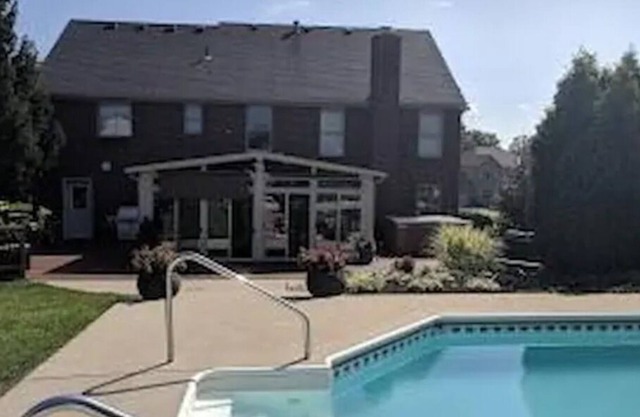 Stunning home with Pool & Hotub
