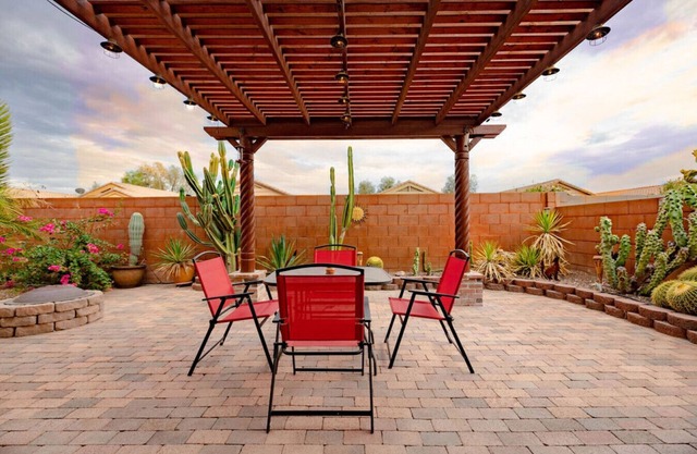 Splendid Home/ Gated community/ Pool/ Hot Tub/Park