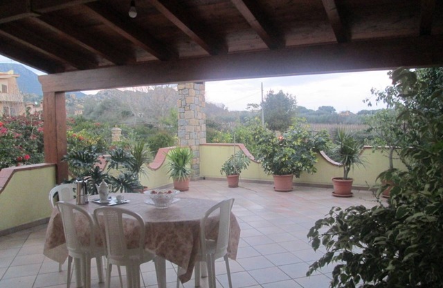 Prächtiges Haus in einer Villa mit Garten WiFi nahe dem Meer S. Maria Navarrese