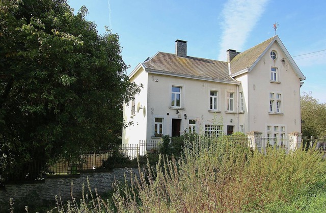 Splendid Mansion in Bastogne with Fenced Garden