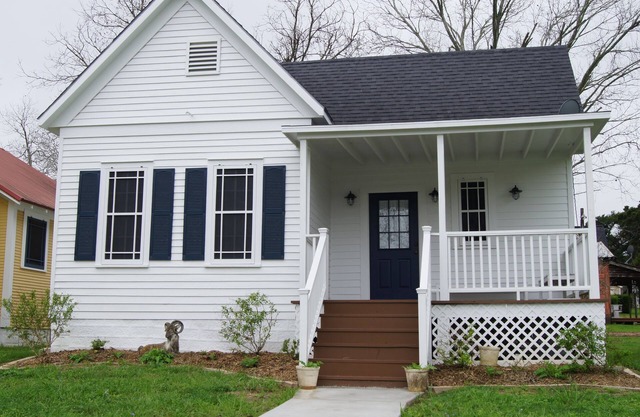 Spoetzl Haus, Historic Cottage 4 blocks from Spoetzl Brewery