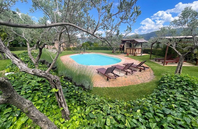 SPOLETO TRANQUILITA + POOL. SCHLAFEN 20. W-LAN. UMFASSENDE PRIVATBEGRÜNDE