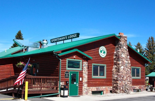Sportsman's Lodge